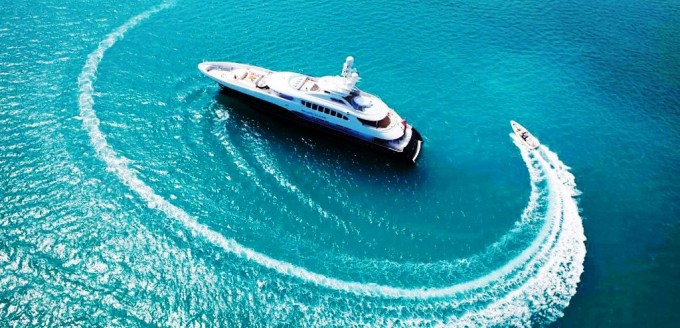 Megayacht BLIND DATE